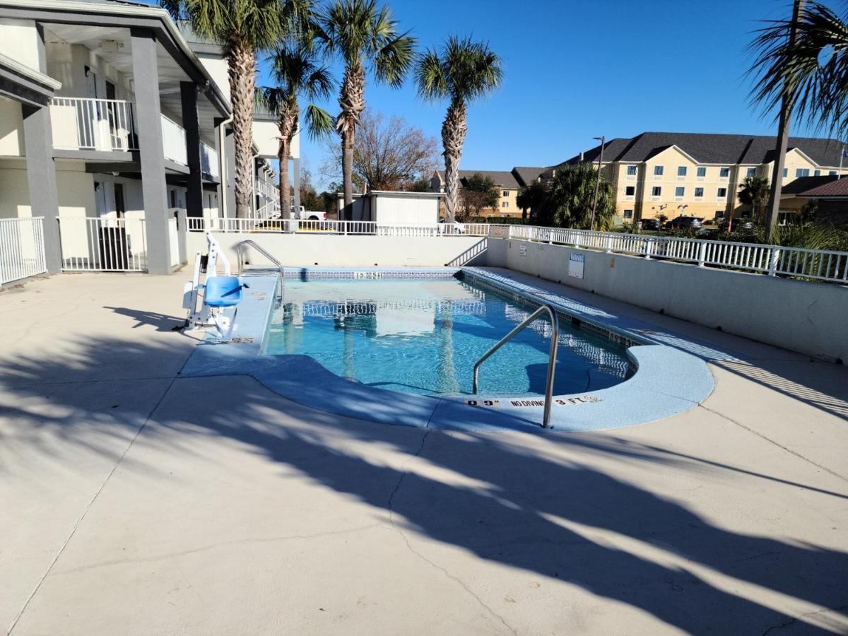 Baymont By Wyndham Marianna Hotel Exterior foto